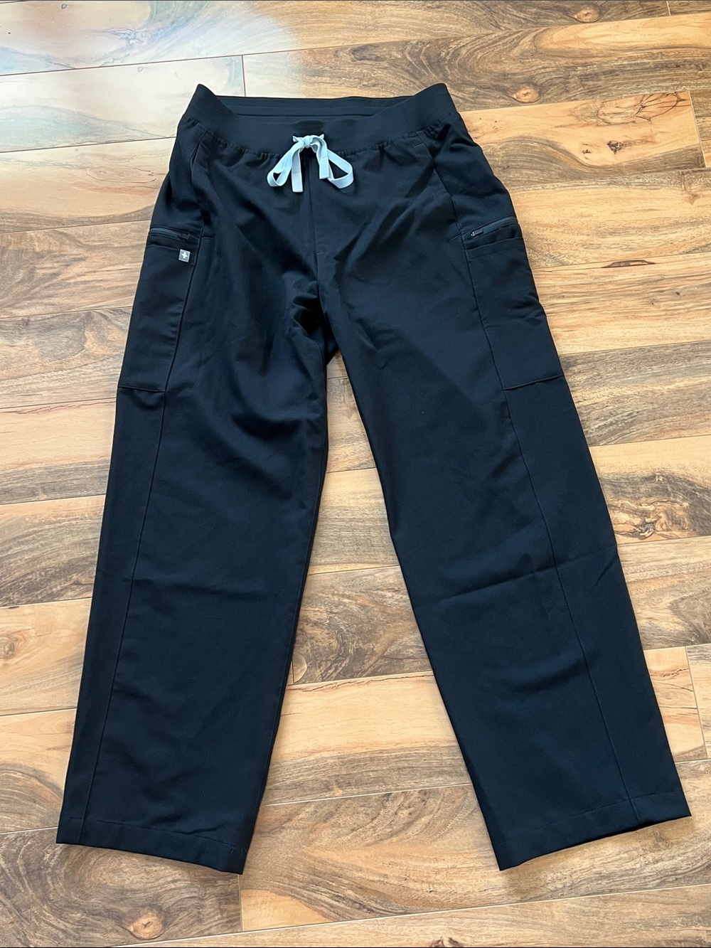 FIGS Pierce Scrub Pants Men’s Small Short Black Technical Collection NWT